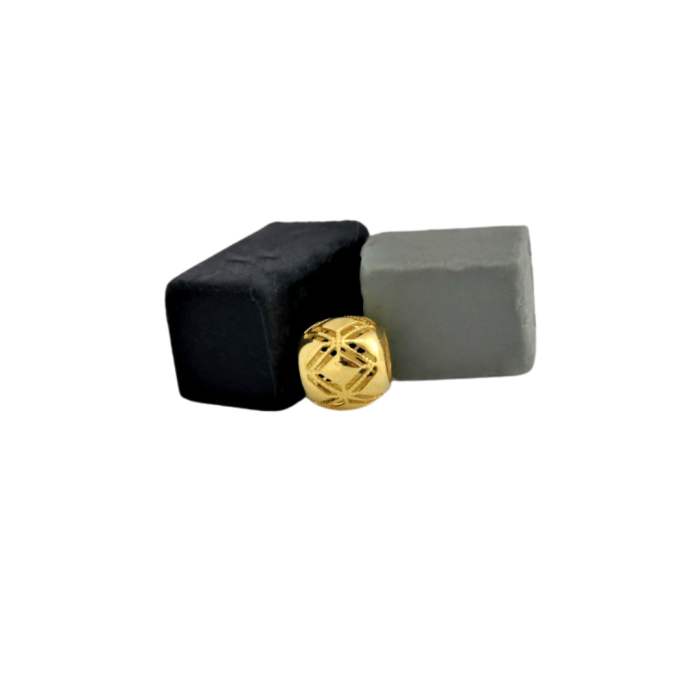 Złoty charms beczka na bransoletkę złoto (próba jubilerska 585), pasuje na bransoletki do 4mm grubości, masa charmsa 0,75g.
